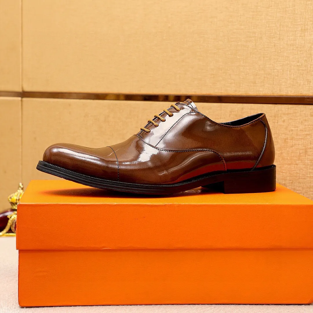 Men's shoes 💰460💐 Product trademark: HERMES "Hermès" business leather shoes Regular size: 38-44 (45🉑️customized) Product materials: Selected imported first-layer open-edge beaded calfskin upper, imported water-dyed 🐂 cowhide lining. Strong three-dimensional visual effect, non-slip and wear-resistant combination outsole Color: 2⃣️colors available